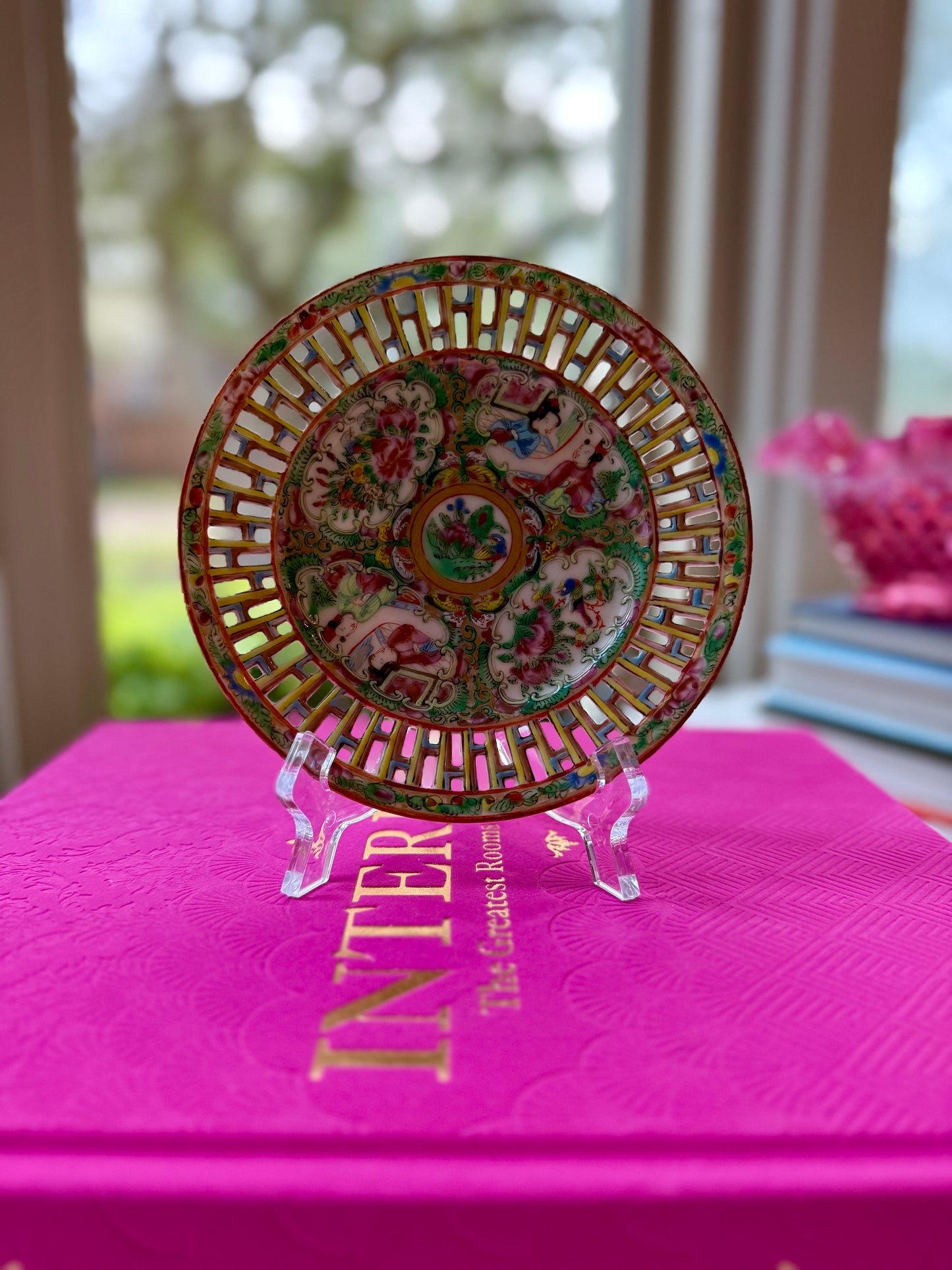 Reticulated Antique Rose Medallion Plates