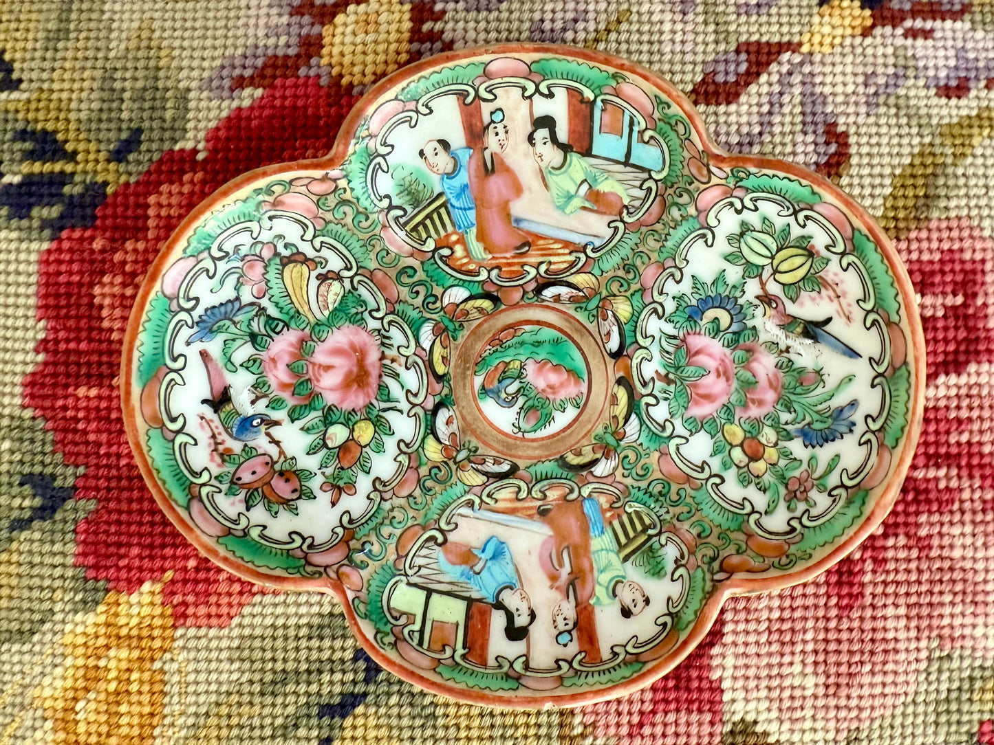 Rose Medallion Clover Plate/Dish